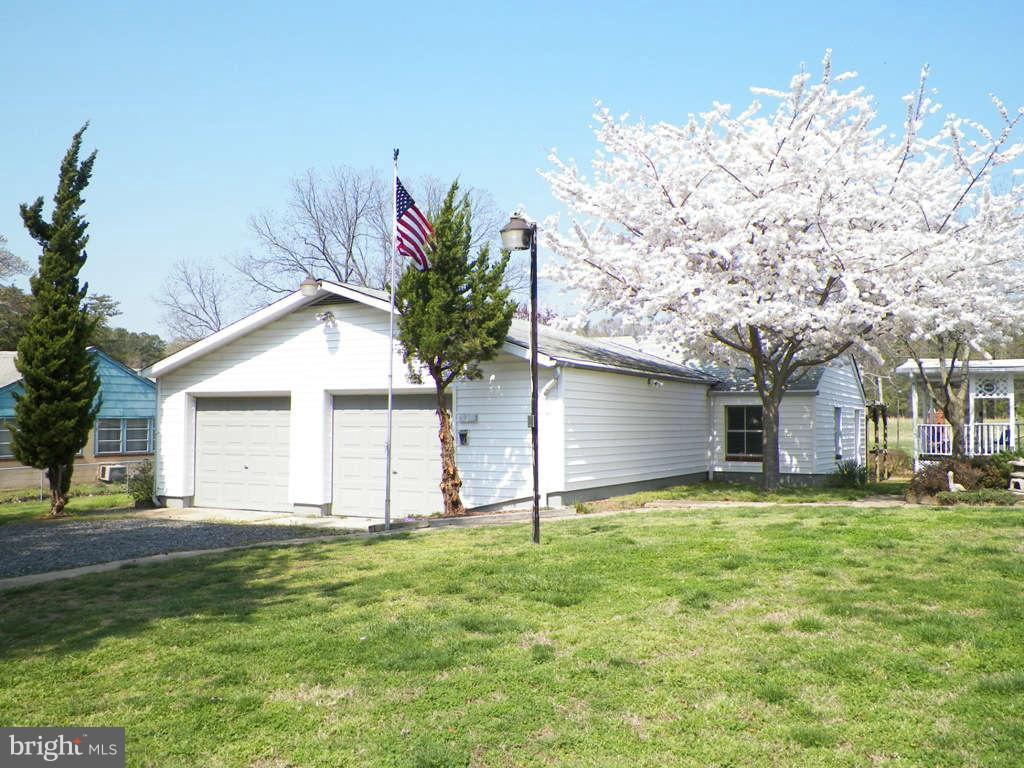 13554 South View Road Newburg, MD 20664 - Photo 3 of 30 3 Car Garage & Workshop