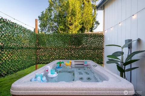 $1,199,999 | 60 2nd Avenue Northeast, Issaquah, WA 98027