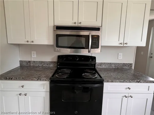 $1,300 | 1732 West Holiday Drive, Lorida, FL 33857