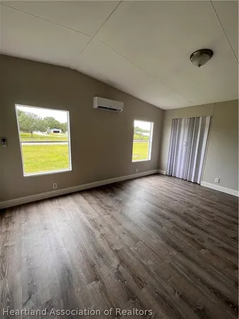 $1,300 | 1732 West Holiday Drive, Lorida, FL 33857