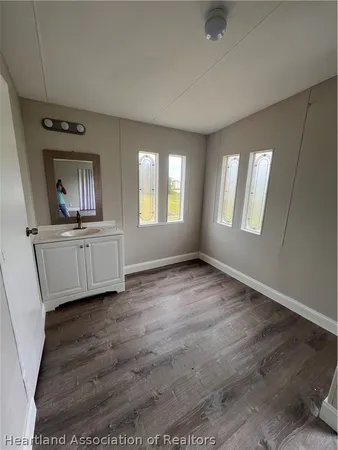 $1,300 | 1732 West Holiday Drive, Lorida, FL 33857