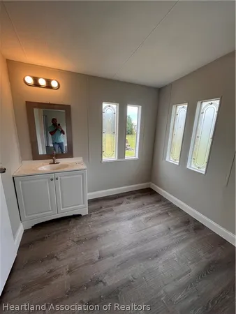 $1,300 | 1732 West Holiday Drive, Lorida, FL 33857