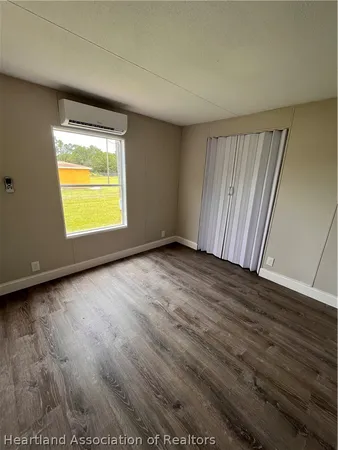 $1,300 | 1732 West Holiday Drive, Lorida, FL 33857