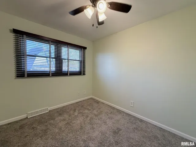 $129,900 | 905 West Palmer Street, Abingdon, IL 61410