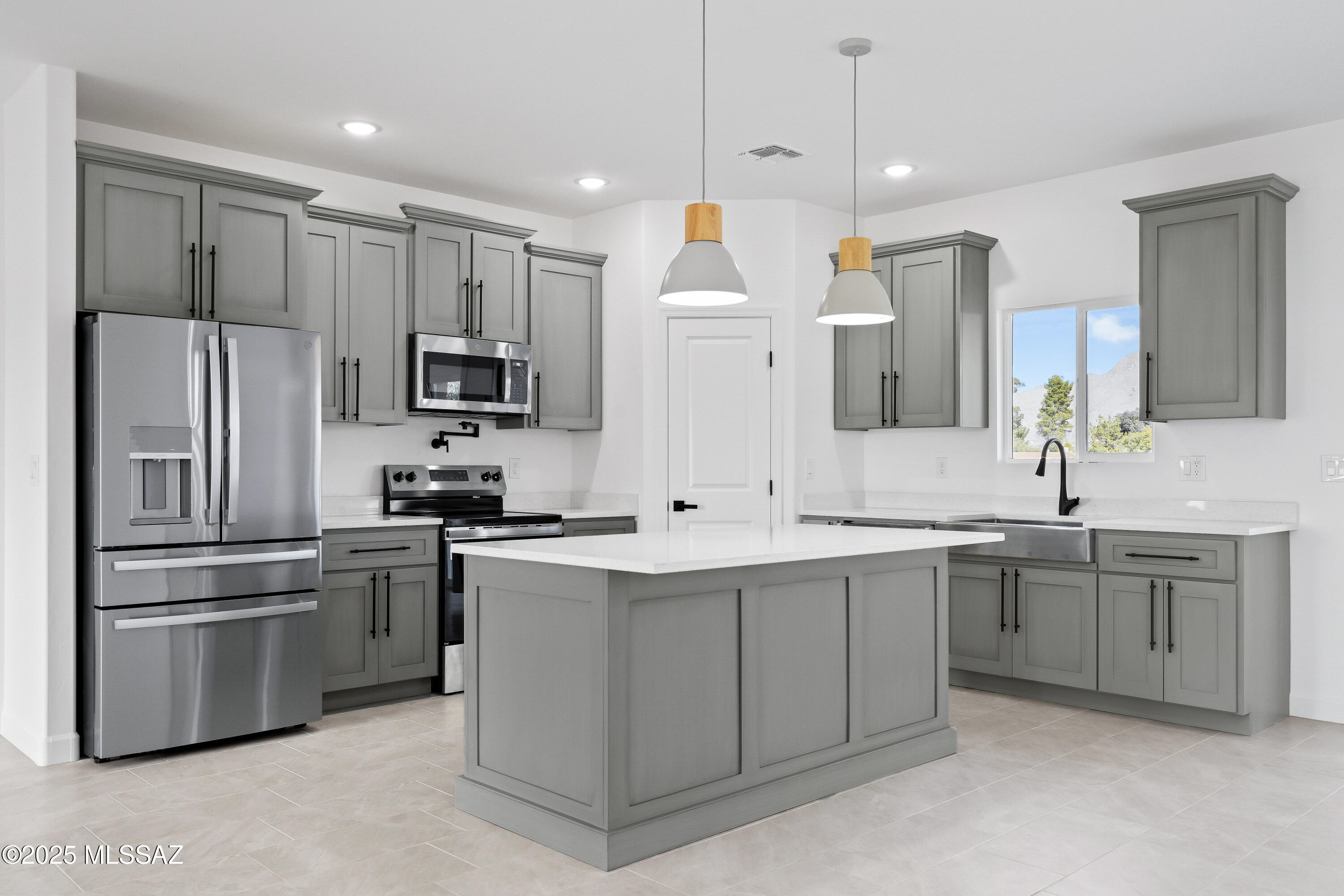 1196 Ines Court Rio Rico, AZ 85648 - Photo 11 of 32 Gallery Image 11