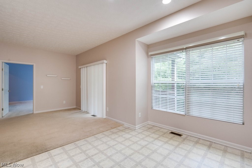 1205 Spring Ridge Circle Alliance, OH 44601 - Photo 9 of 29 Gallery Image 9