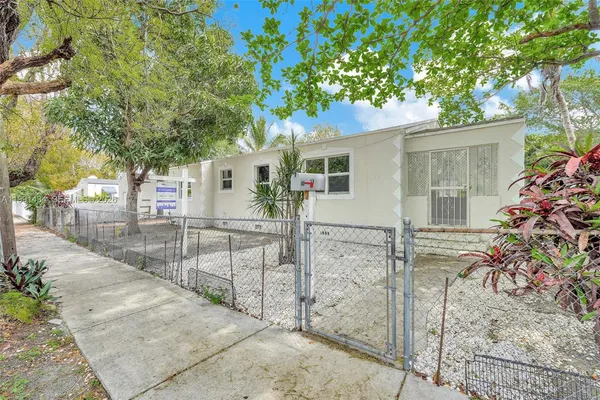 $1,400 | 299 Northwest 43rd Street, Unit 1, Miami, FL 33127