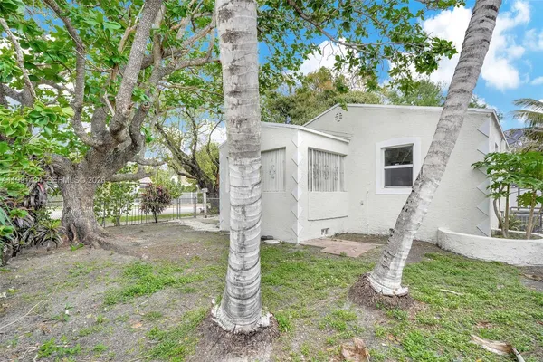 $1,400 | 299 Northwest 43rd Street, Unit 1, Miami, FL 33127