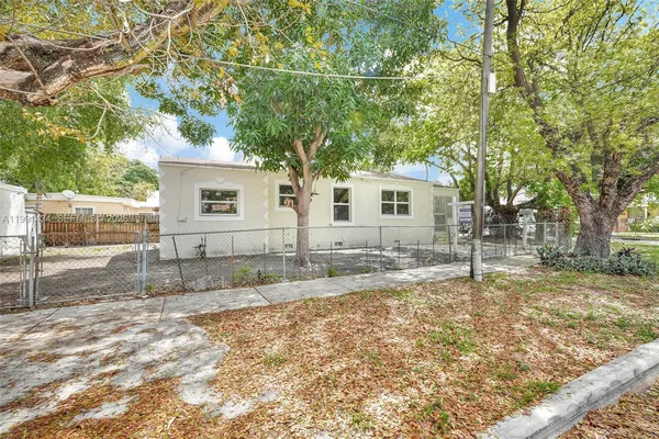 $1,400 | 299 Northwest 43rd Street, Unit 1, Miami, FL 33127