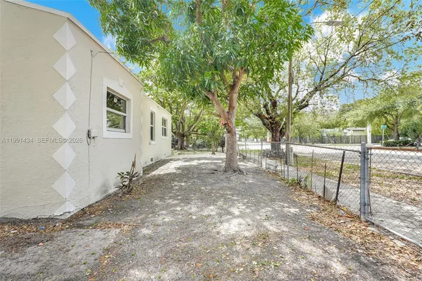 $1,400 | 299 Northwest 43rd Street, Unit 1, Miami, FL 33127