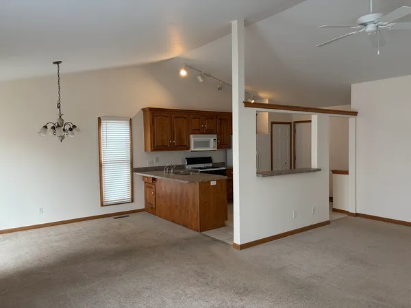 $2,950 | 517 East Conley Drive, Elburn, IL 60119