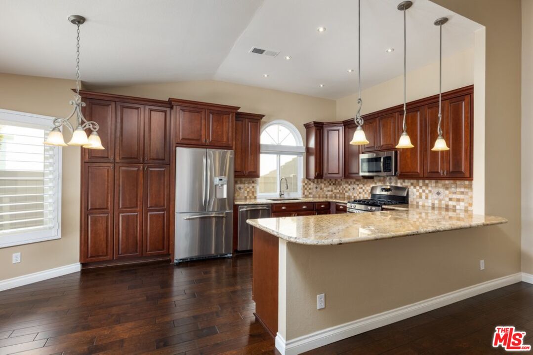 823 Riviera Avenue Banning, CA 92220 - Photo 3 of 21 Gallery Image 3