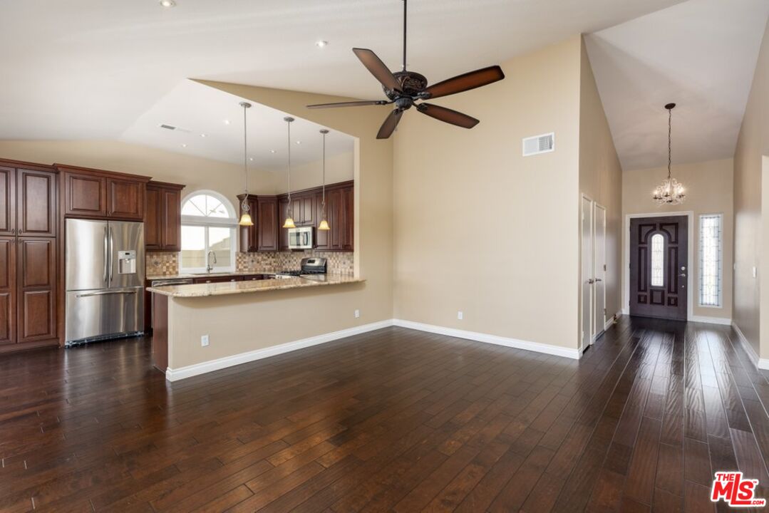 823 Riviera Avenue Banning, CA 92220 - Photo 7 of 21 Gallery Image 7