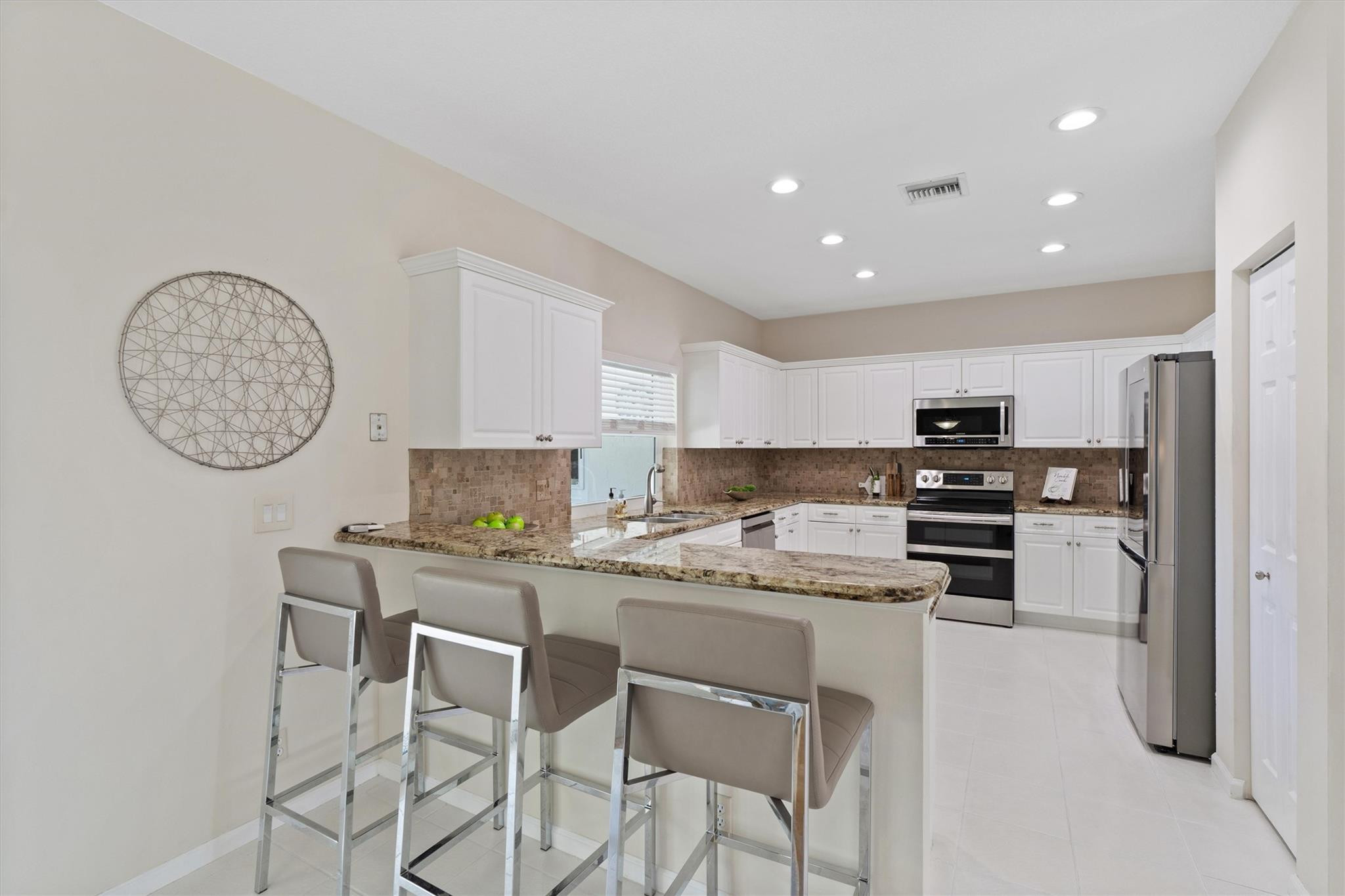 20724 Waters Edge Court Boca Raton, FL 33498 - Photo 10 of 34 Photo 10