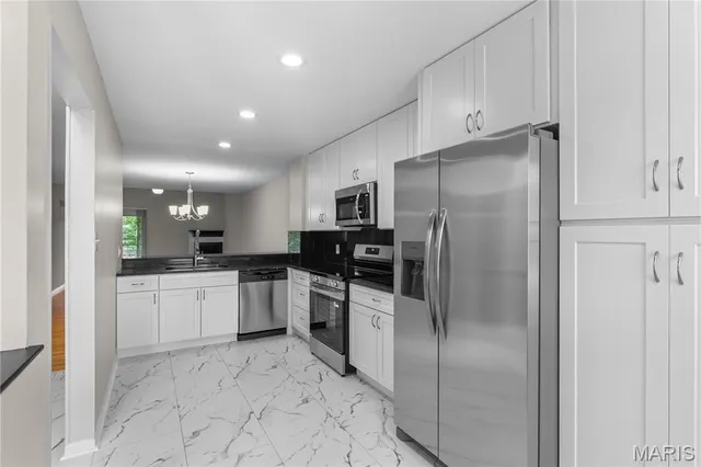 $2,750 | 178 Cascade Cir Drive, Ballwin, MO 63021