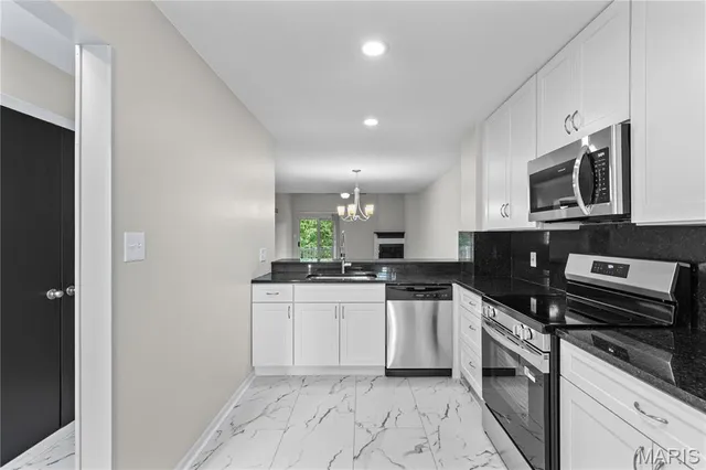 $2,750 | 178 Cascade Cir Drive, Ballwin, MO 63021