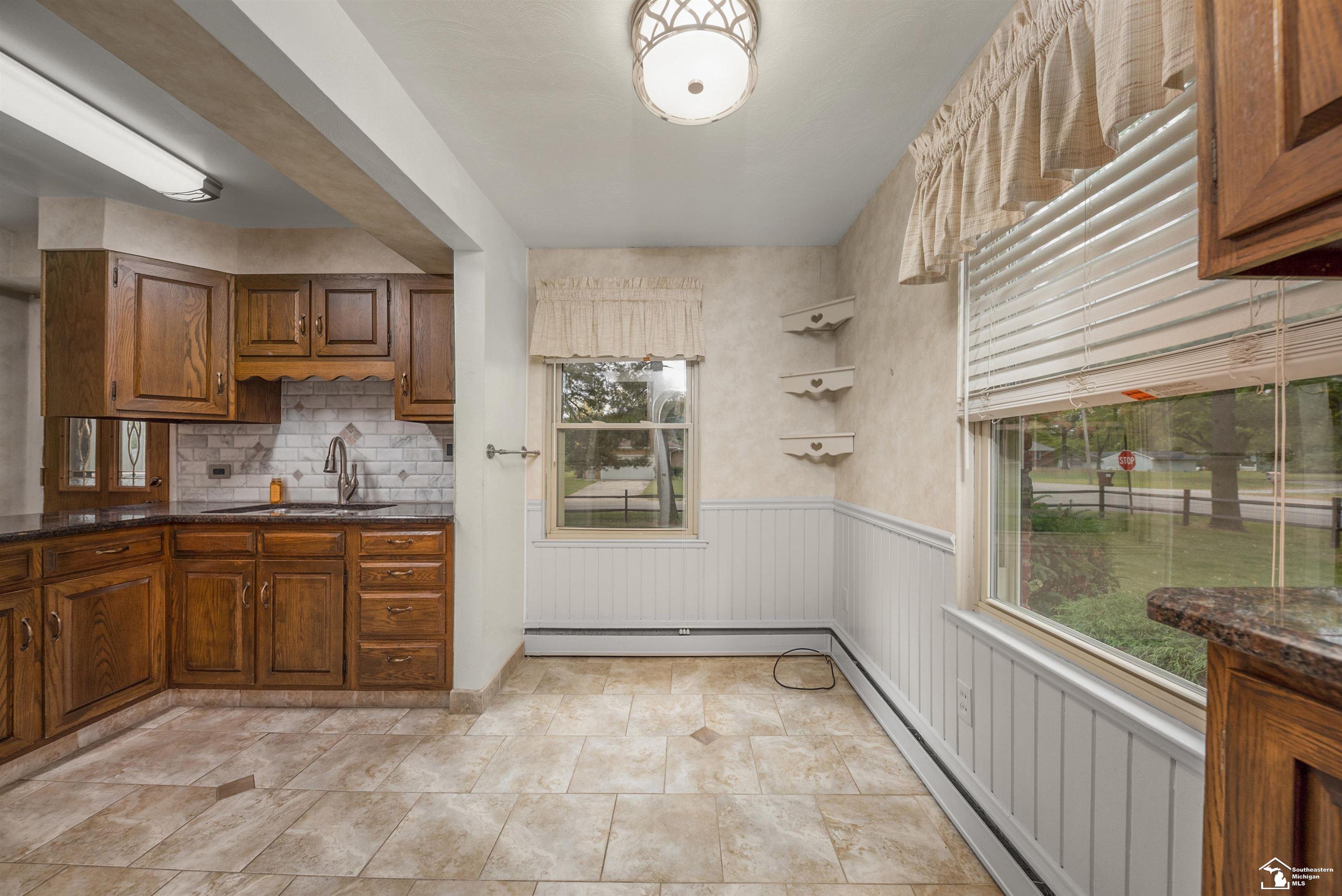 7480 Monroe Road Lambertville, MI 48144 - Photo 12 of 32 50092639-12.JPG