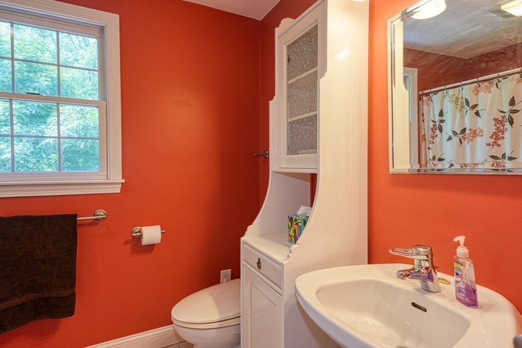 45 Whitewood Road Milford, MA 01757 - Photo 22 of 30 Gallery Image 22