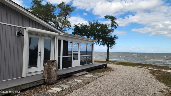 $699,000 | 197 Pamlico Parkway, Beaufort, NC 28516