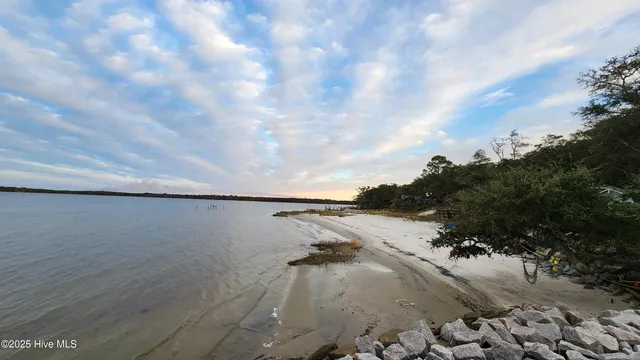 $699,000 | 197 Pamlico Parkway, Beaufort, NC 28516