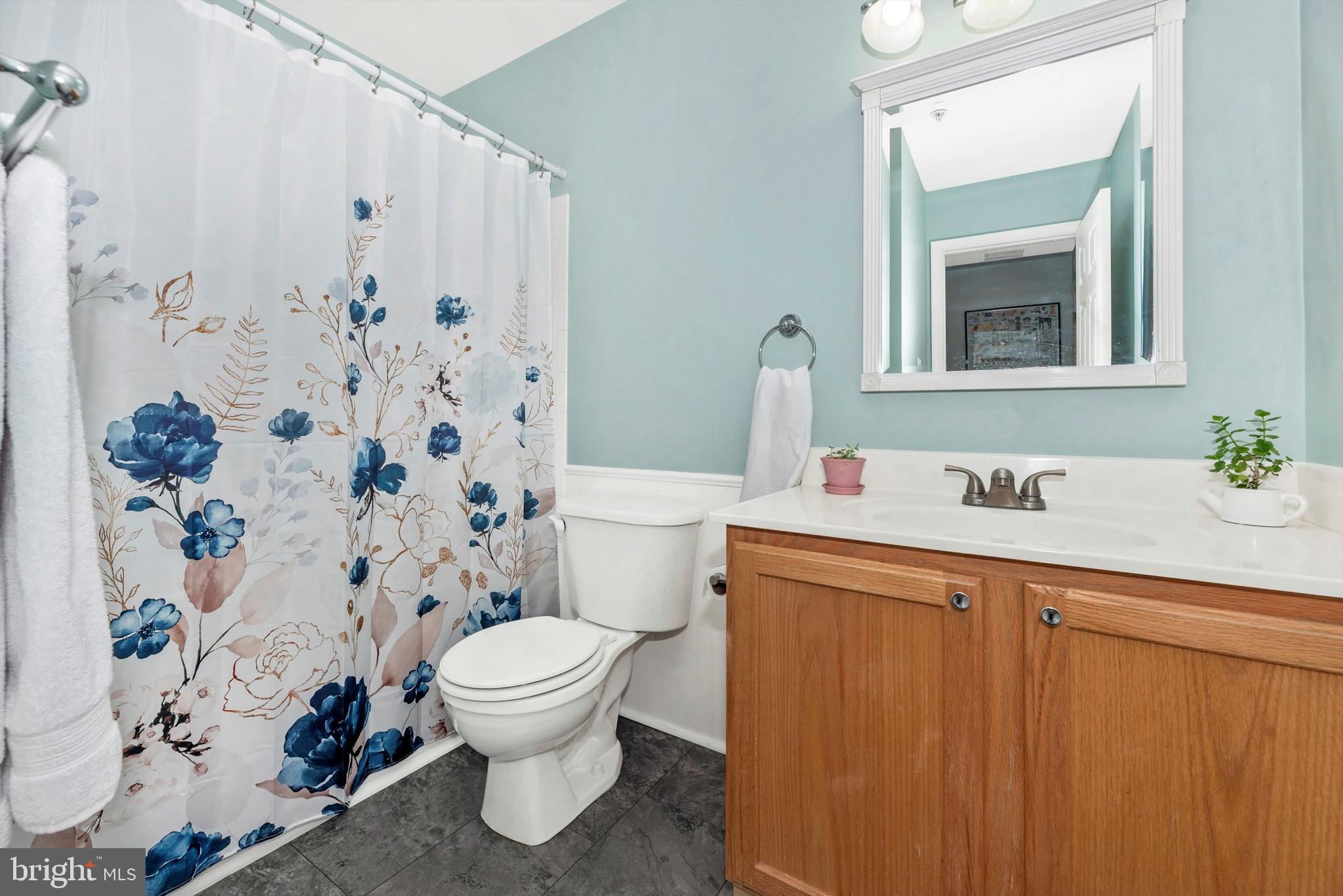 617 Hollowstone Road Frederick, MD 21703 - Photo 13 of 23 2nd floor hallway bathroom