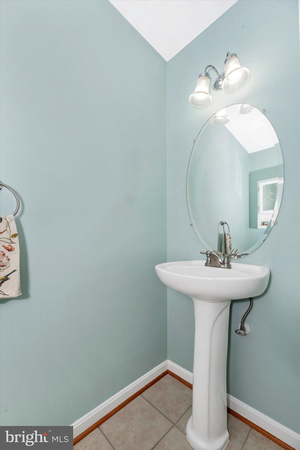 617 Hollowstone Road Frederick, MD 21703 - Photo 9 of 23 Powder room