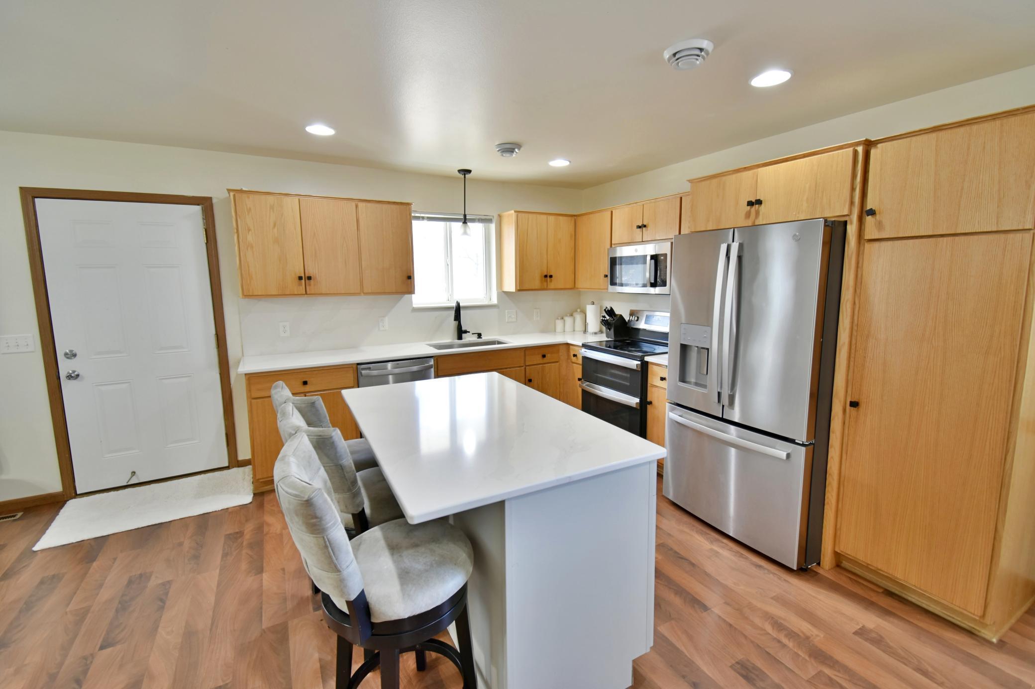 1814 Clearwater Road St. Cloud, MN 56301 - Photo 2 of 14