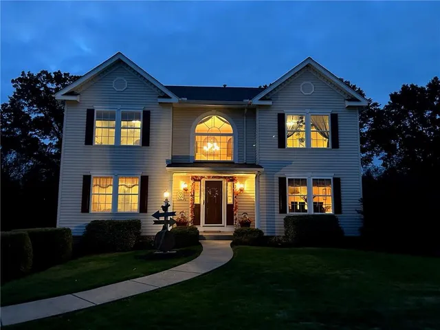$399,900 | 128 Stratford Court, New Stanton, PA 15672