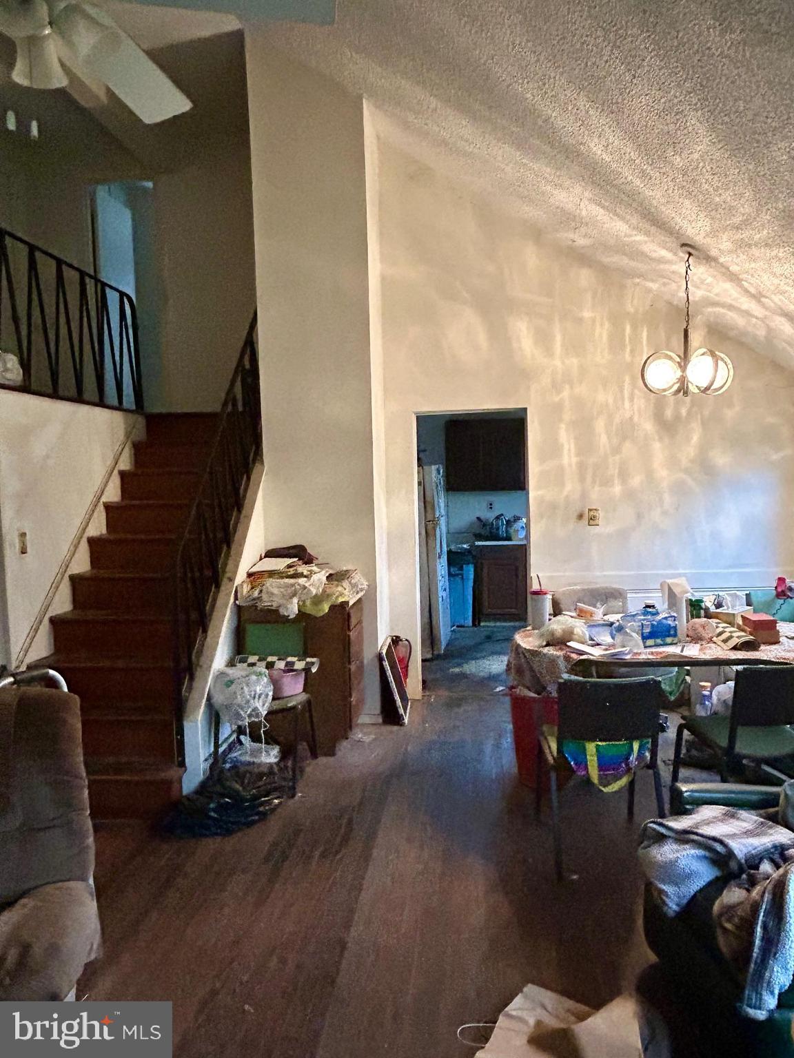 11 Mitchell Circle Newark, DE 19713 - Photo 4 of 9 a view of a livingroom with furniture and a livingroom