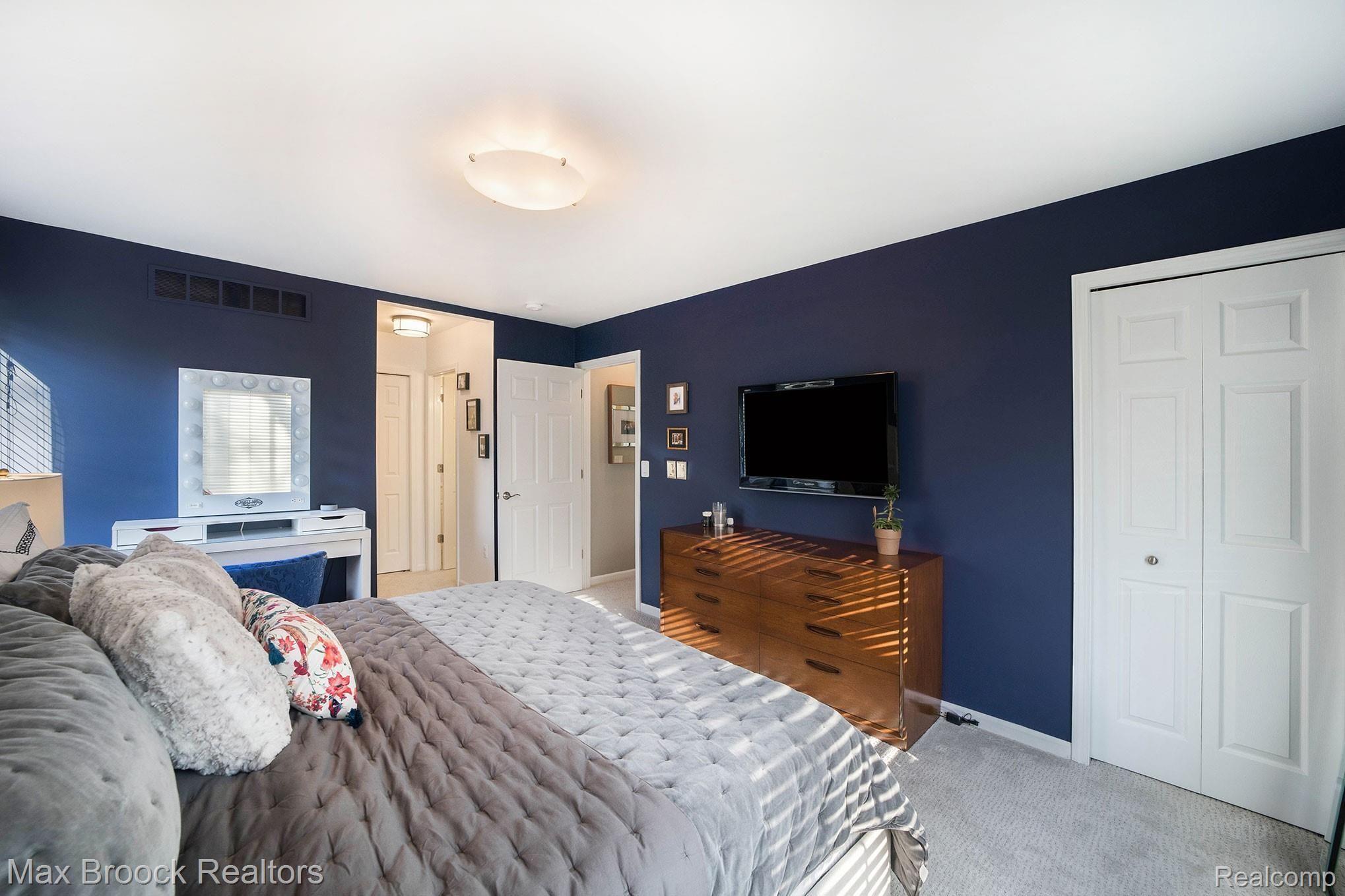 1862 Cambridge Road Berkley, MI 48072 - Photo 24 of 33 017A2680.jpg