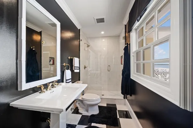 $6,290,000 | 1021 Bay Esplanade, Clearwater Beach, FL 33767