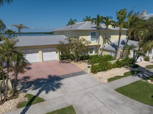 $6,290,000 | 1021 Bay Esplanade, Clearwater Beach, FL 33767