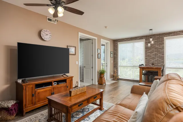 $795,000 | 200 Manufacturers Road, Unit 316, Chattanooga, TN 37405