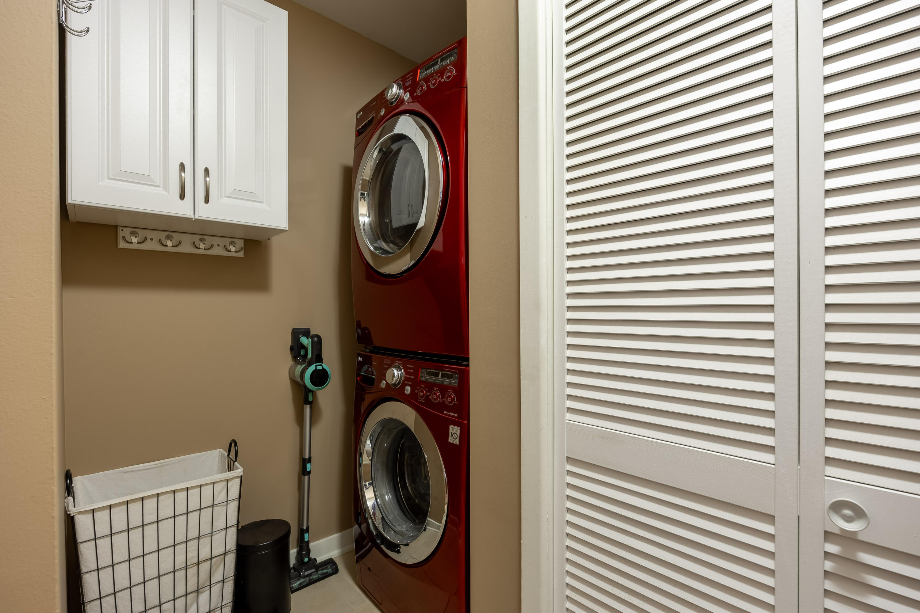 200 Manufacturers Road, Unit 316 Chattanooga, TN 37405 - Photo 27 of 46 Laundry Room
