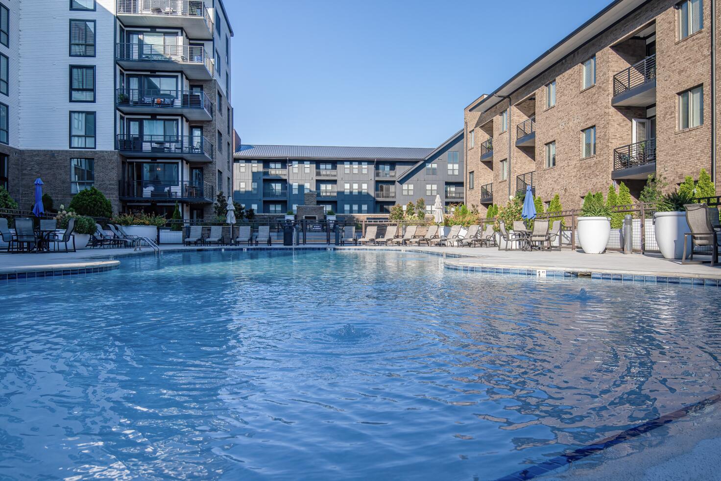 200 Manufacturers Road, Unit 316 Chattanooga, TN 37405 - Photo 31 of 46 Community Pool