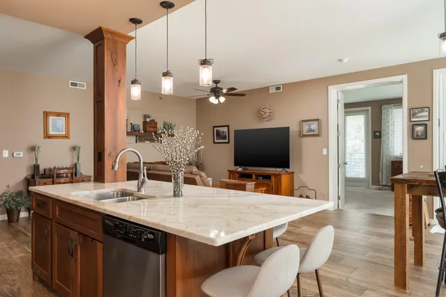 $795,000 | 200 Manufacturers Road, Unit 316, Chattanooga, TN 37405