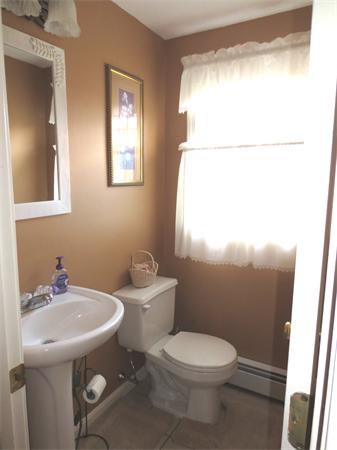 62 Ridgewood Road Worcester, MA 01606 - Photo 26 of 30 Gallery Image 26