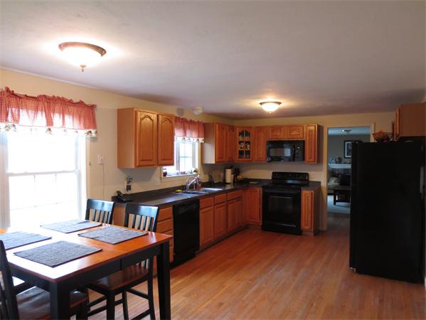 62 Ridgewood Road Worcester, MA 01606 - Photo 8 of 30 Gallery Image 8