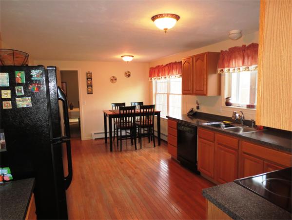 62 Ridgewood Road Worcester, MA 01606 - Photo 10 of 30 Gallery Image 10