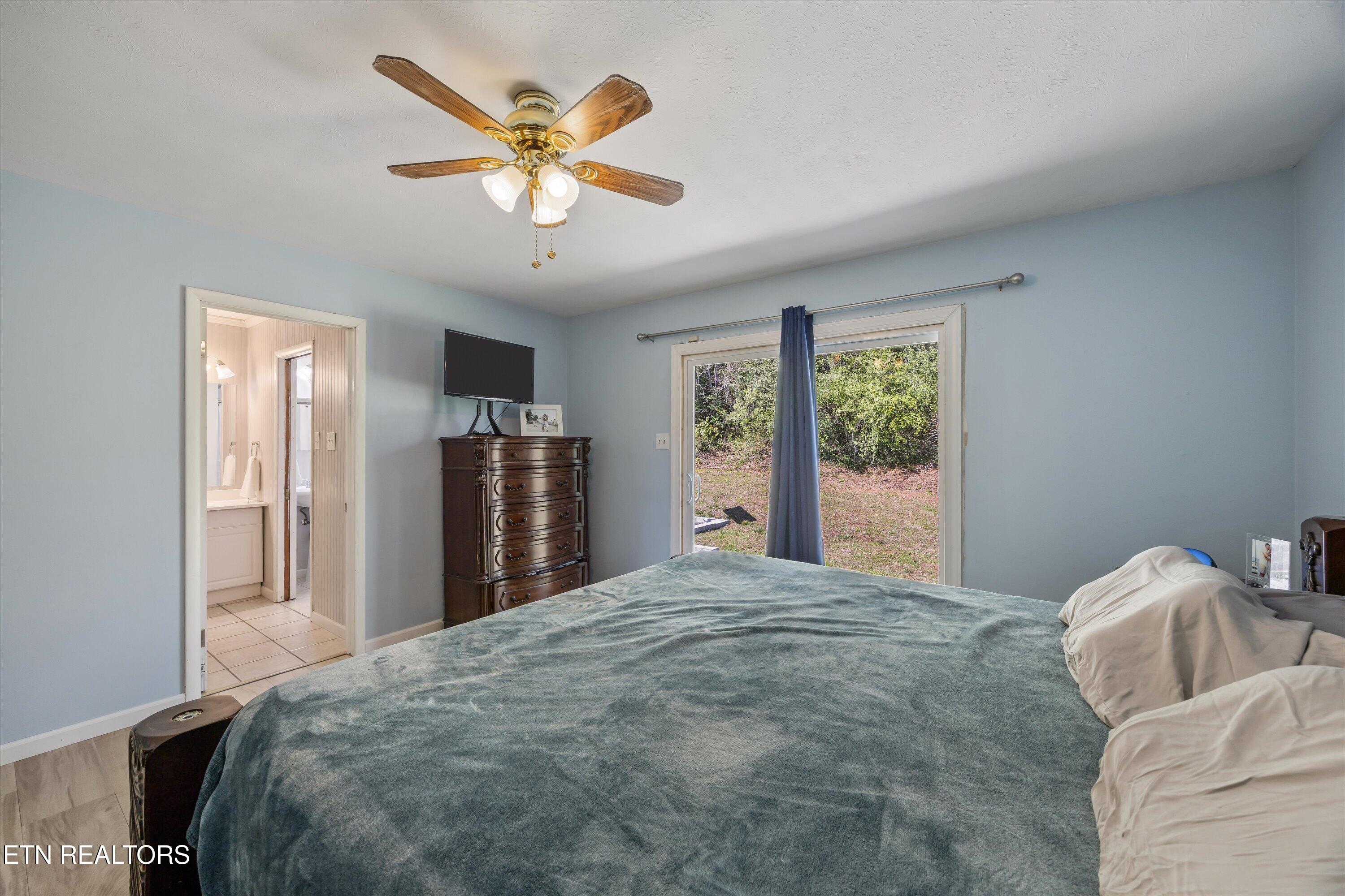 102 Canterbury Road Oak Ridge, TN 37830 - Photo 15 of 32 24-102 Canterbury Rd 25