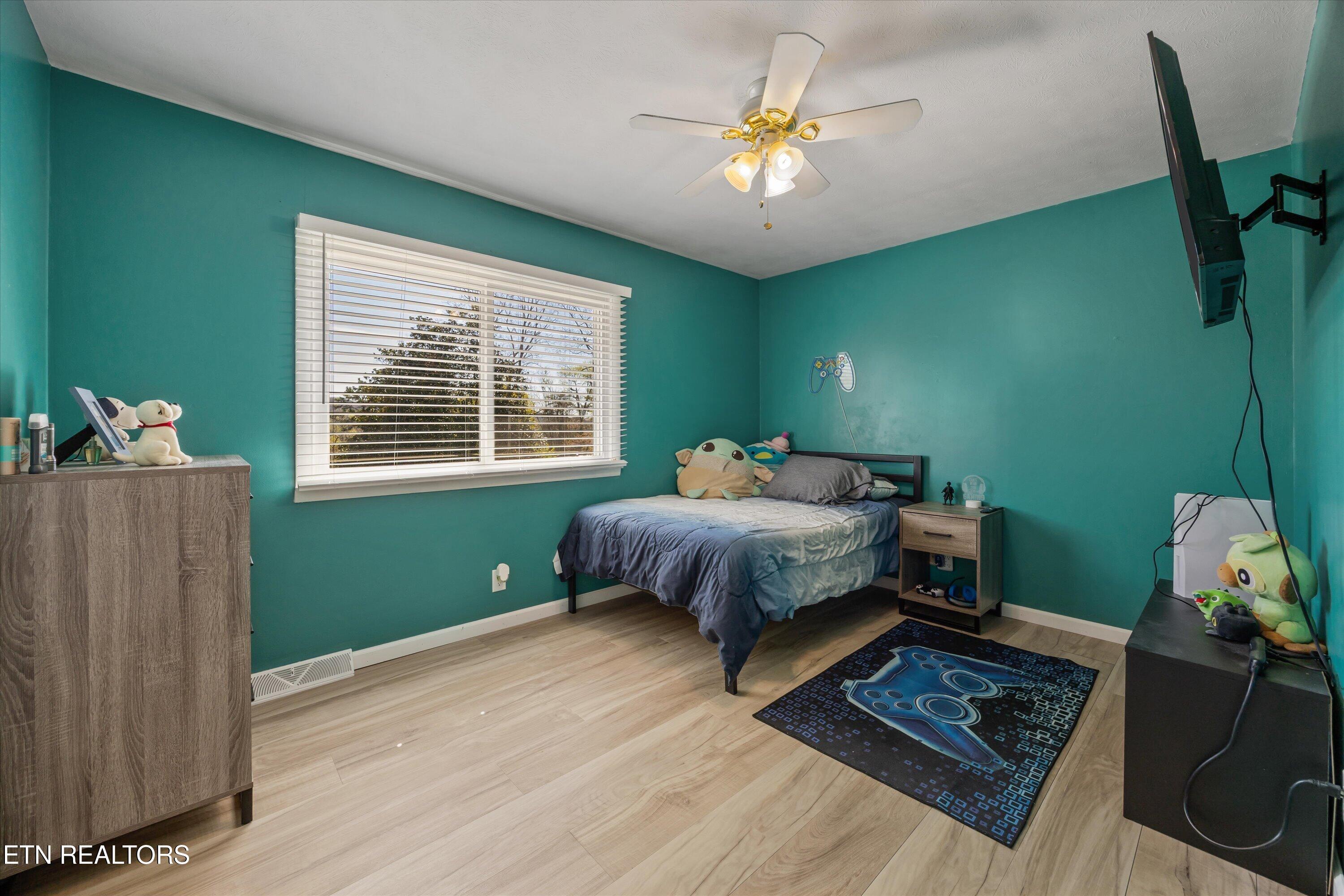 102 Canterbury Road Oak Ridge, TN 37830 - Photo 17 of 32 27-102 Canterbury Rd 28