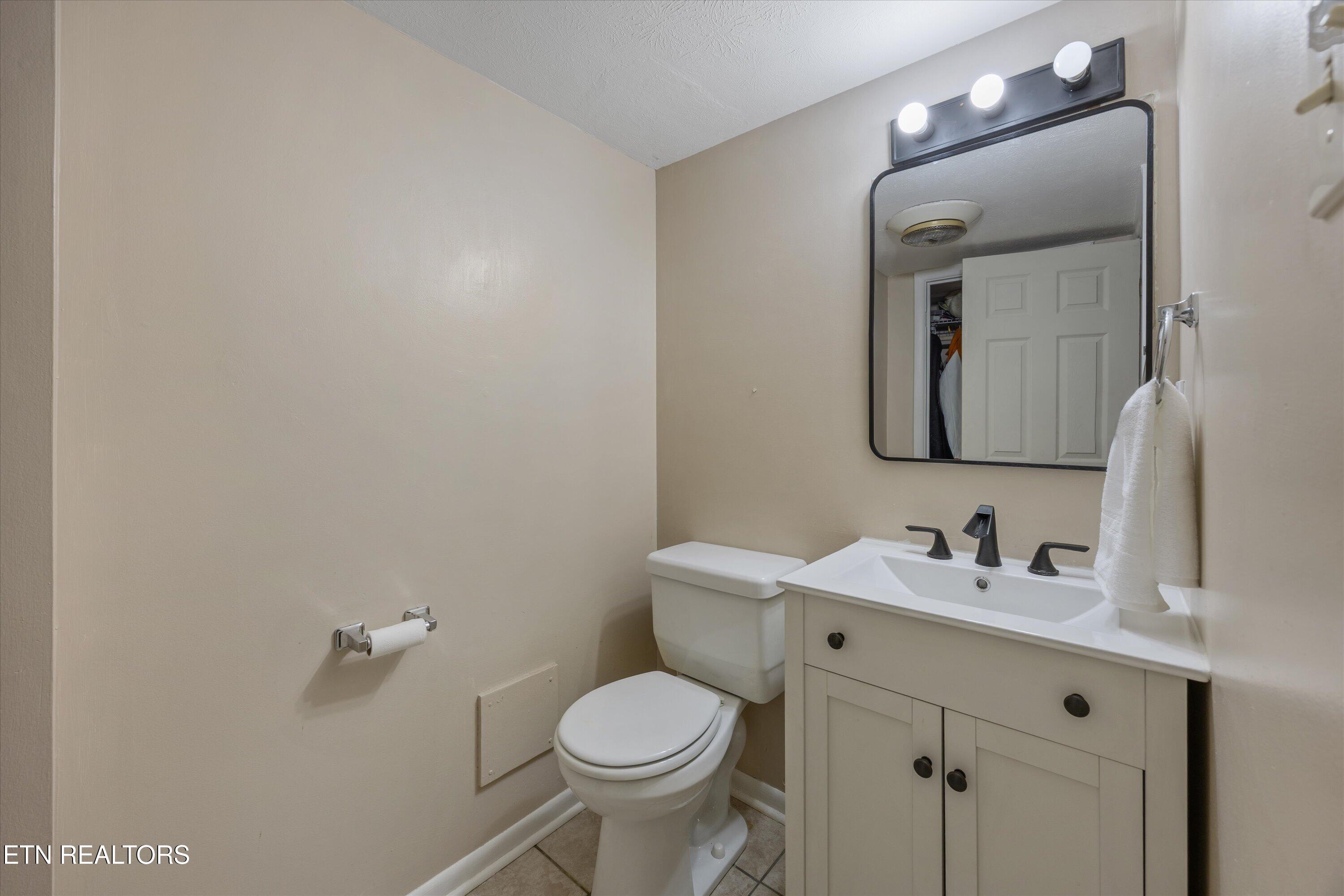 102 Canterbury Road Oak Ridge, TN 37830 - Photo 23 of 32 34-102 Canterbury Rd 35