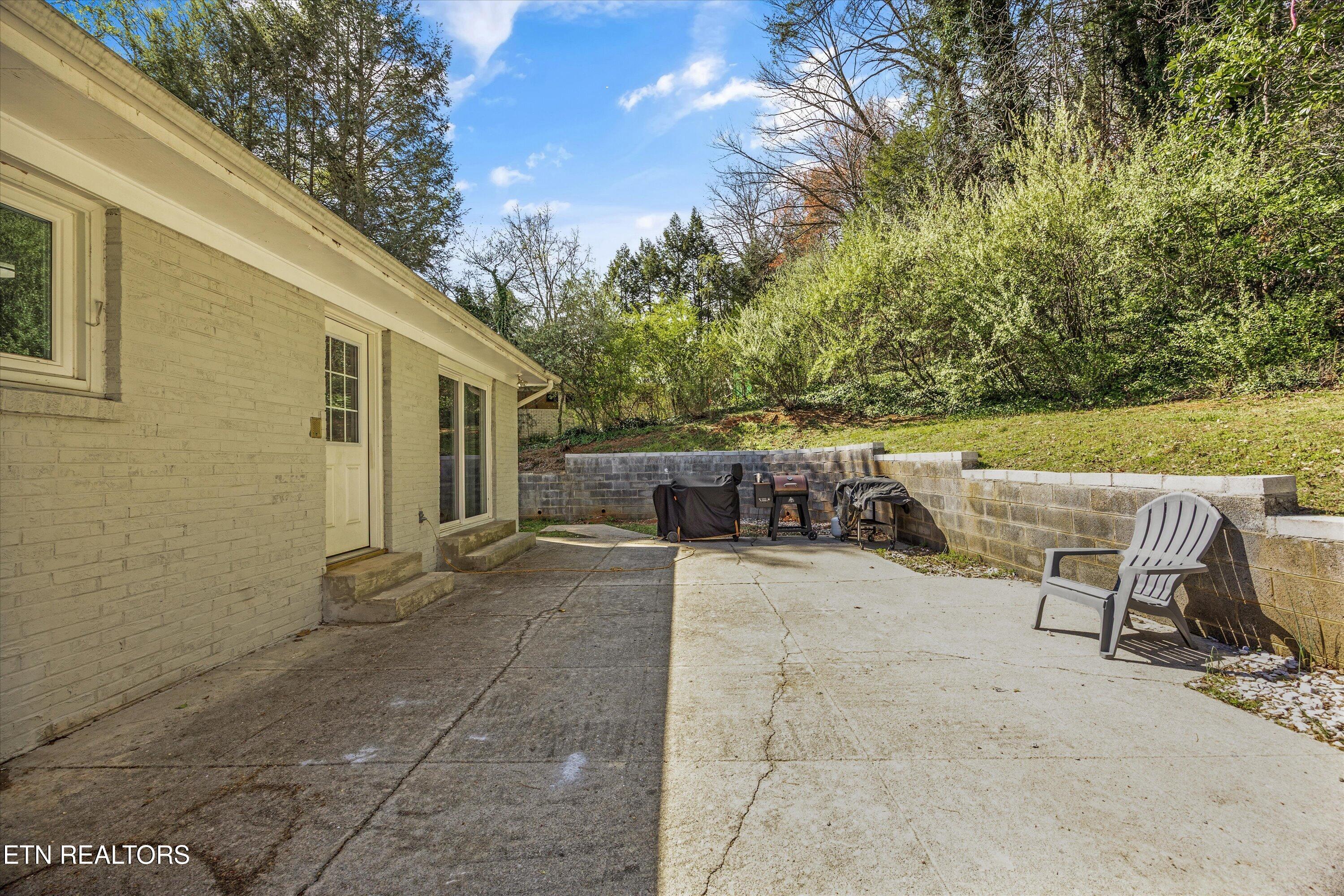 102 Canterbury Road Oak Ridge, TN 37830 - Photo 26 of 32 37-102 Canterbury Rd 38