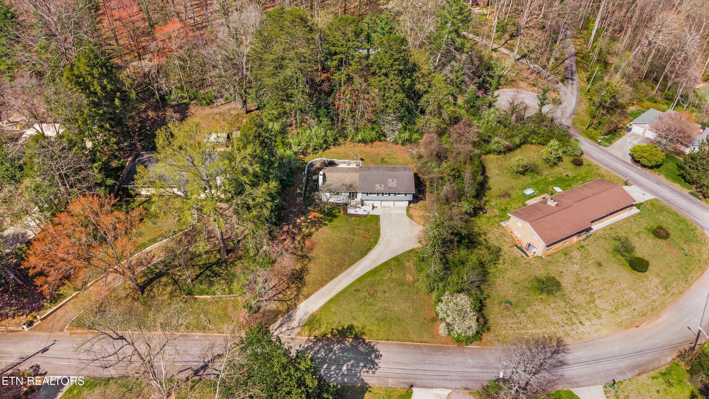 102 Canterbury Road Oak Ridge, TN 37830 - Photo 30 of 32 41-102 Canterbury Rd 04