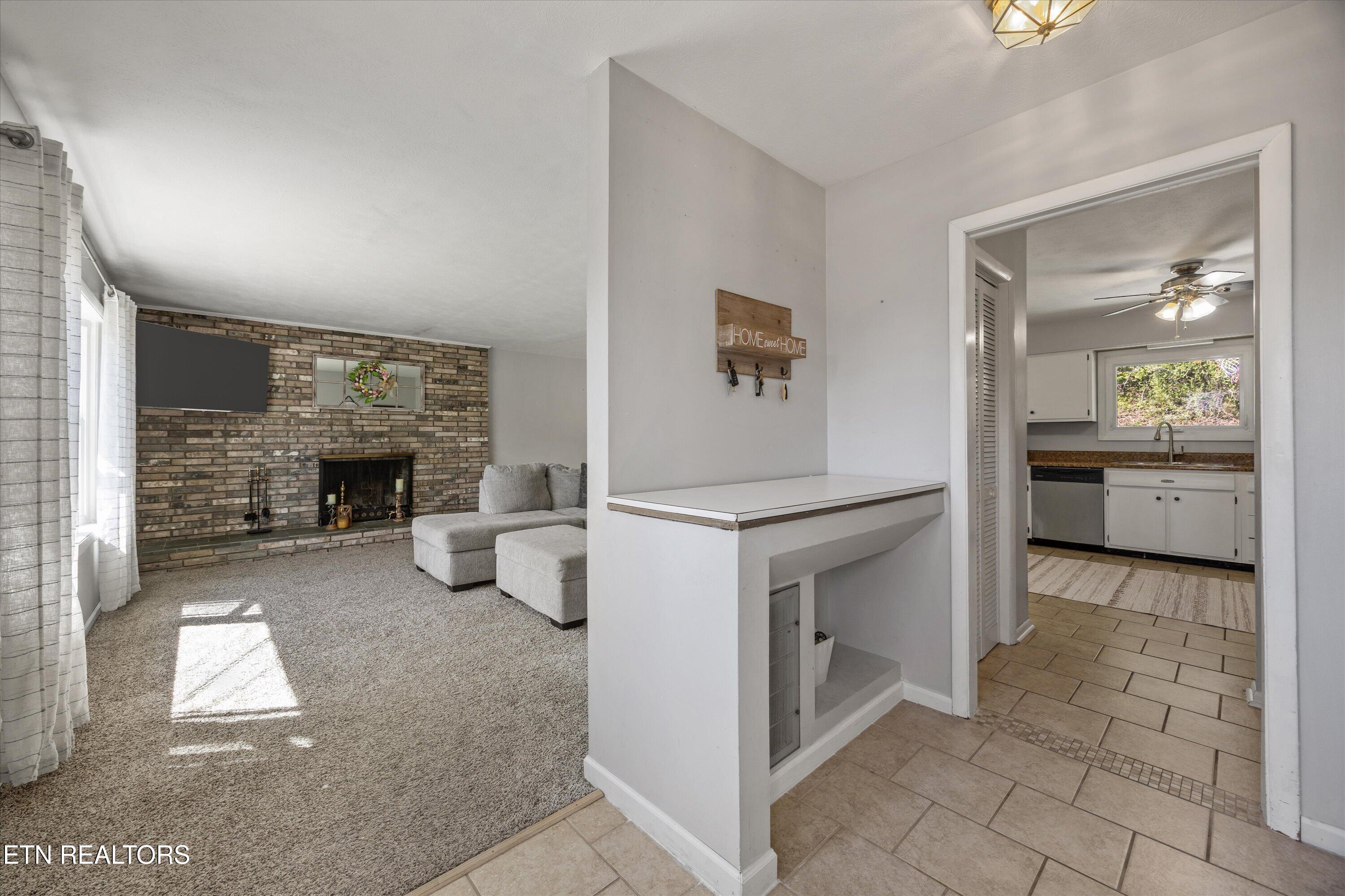 102 Canterbury Road Oak Ridge, TN 37830 - Photo 5 of 32 10-102 Canterbury Rd 11