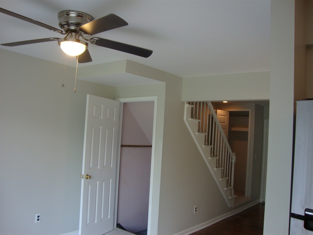 24678 Chalk Farm Road North Warren, MI 48091 - Photo 11 of 37 31391860-10.JPG