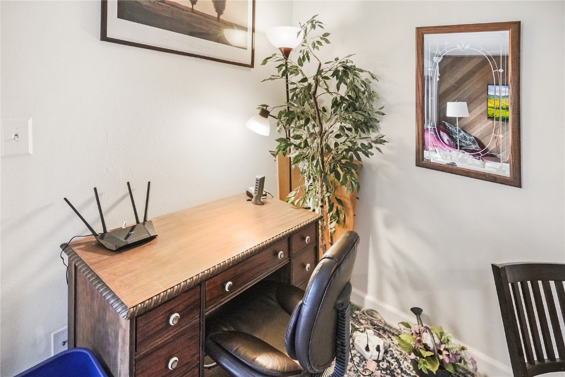 150 Evergreen Road, Unit C303 Dillon, CO 80435 - Photo 20 of 35 a room with table and flowerpot