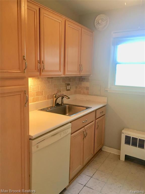 2906 West 13 Mile Road Royal Oak, MI 48073 - Photo 5 of 8
