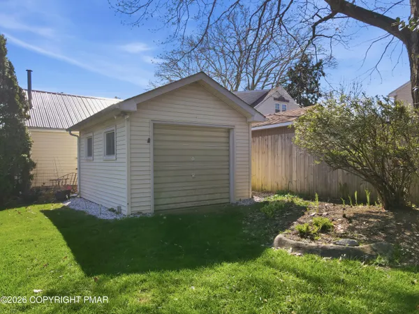 $329,000 | 1621 Lenox Avenue, Bethlehem, PA 18018