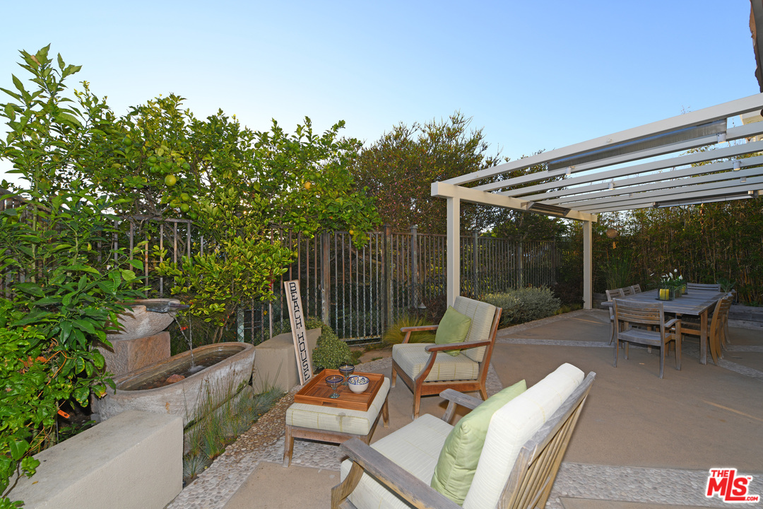 4907 Roma Court Marina del Rey, CA 90292 - Photo 13 of 18 Gallery Image 13